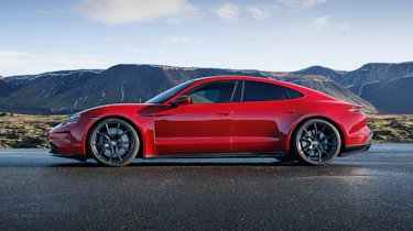 Porsche Taycan GTS – side