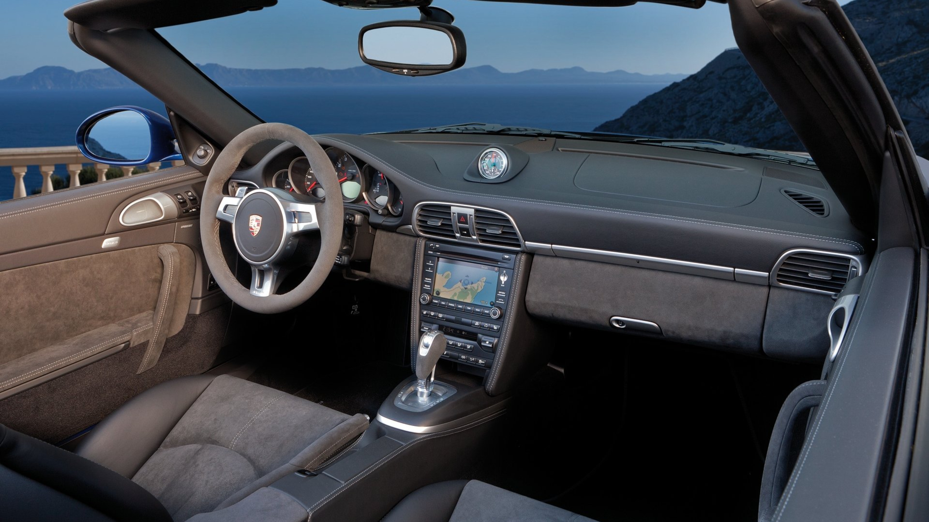 Porsche 911 997.2 GTS interior