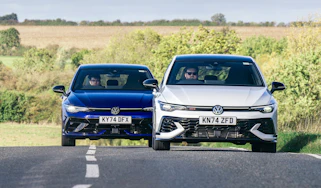 Volkswagen Golf GTI v Golf R