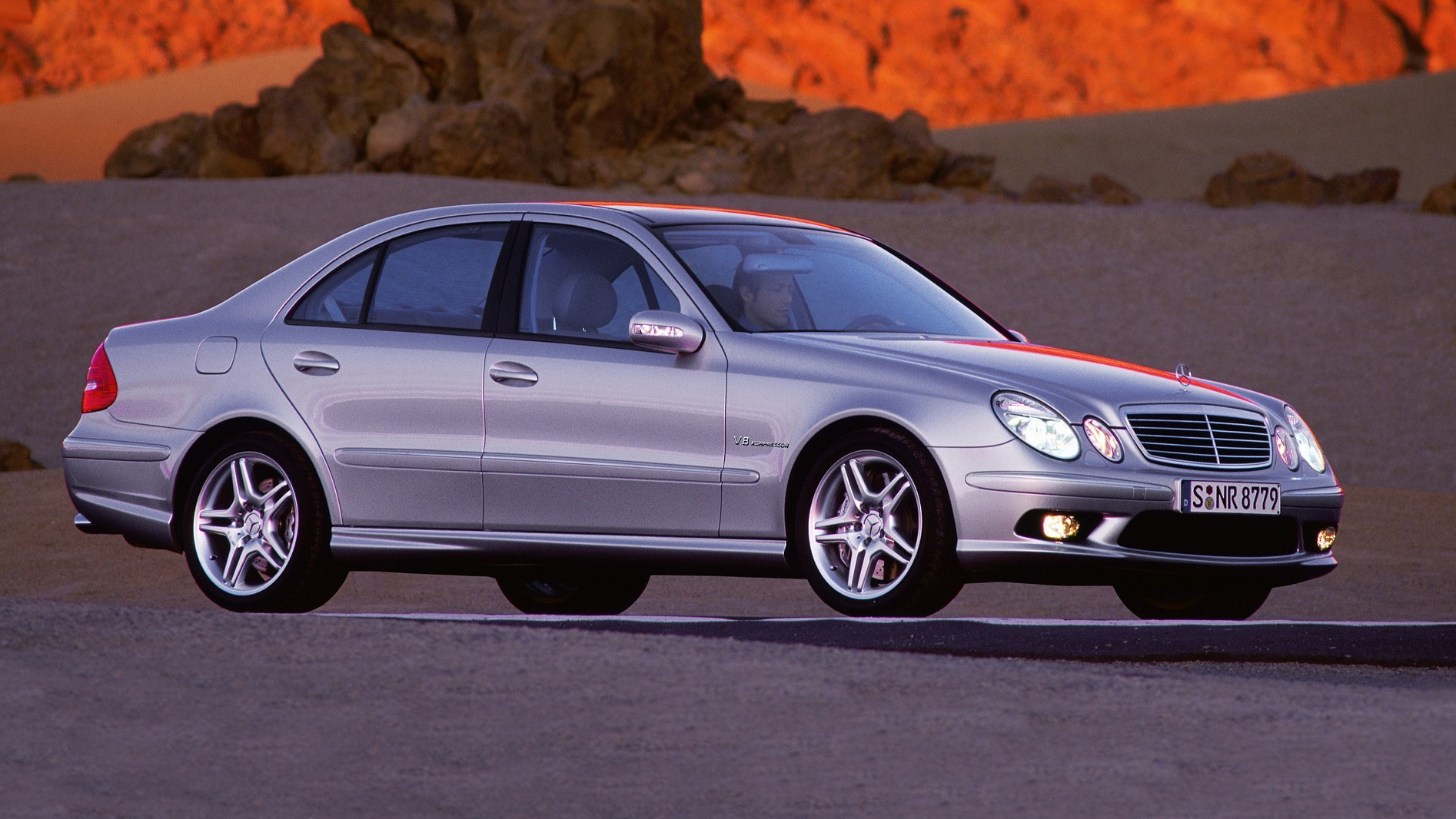 W211 Mercedes-Benz E55 AMG