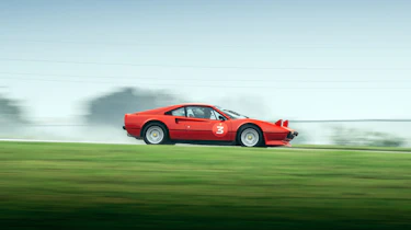 Ferrari 365 GTB/4 Daytona and 308 GTB – pan