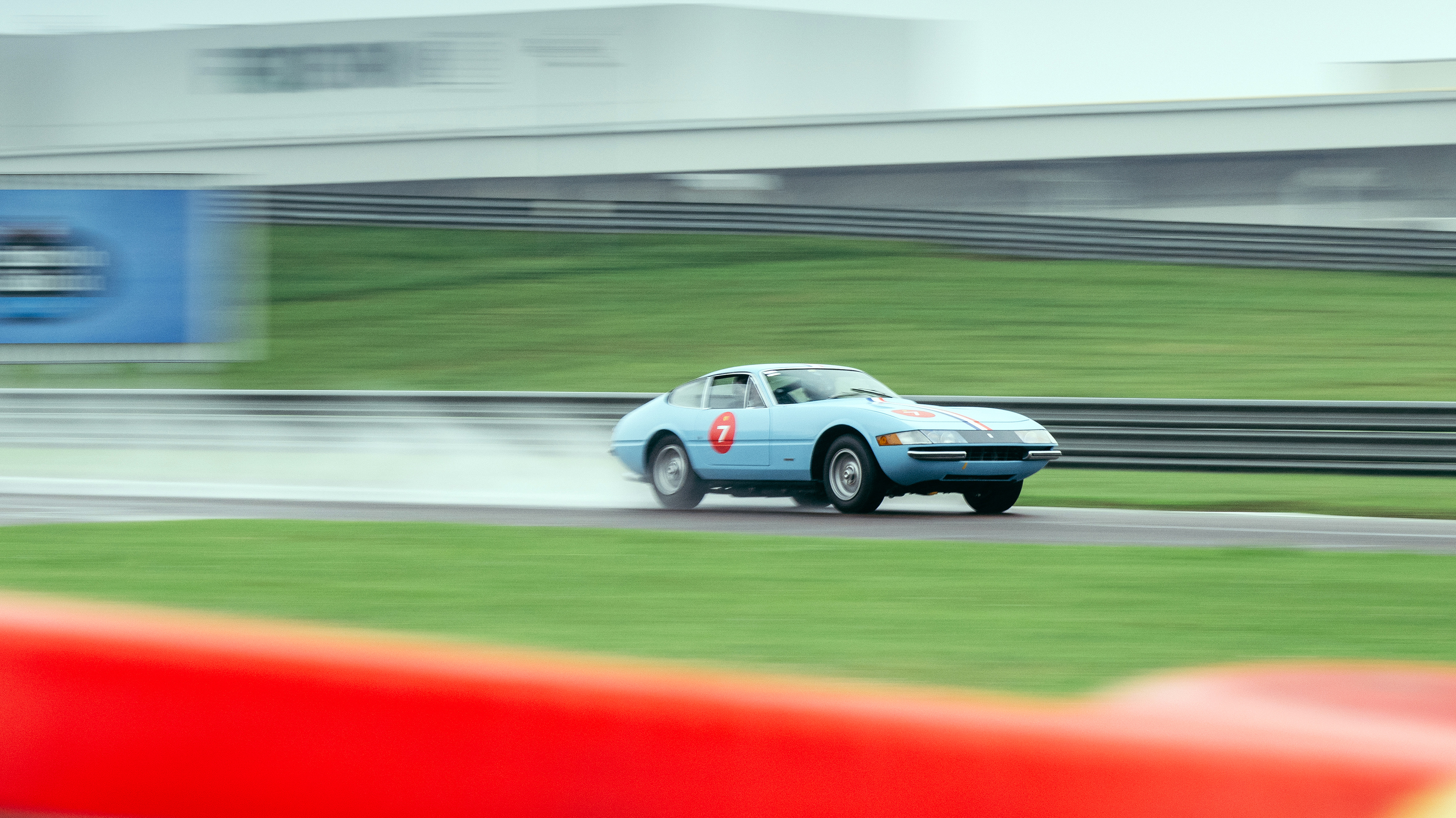 Ferrari 365 GTB/4 Daytona and 308 GTB – pan