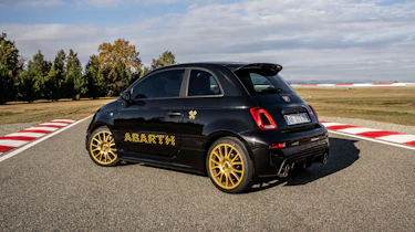 Abarth 695 75 Anniversario – rear