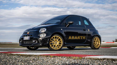 Abarth 695 75 Anniversario – side