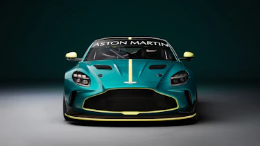 Aston Martin Vantage GT4 – front