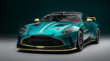 Aston Martin Vantage GT4 – front