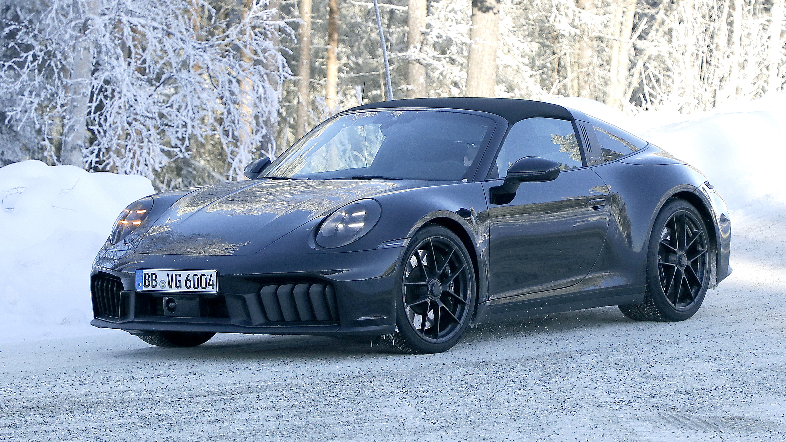 Porsche 911 (992.2) Targa – front