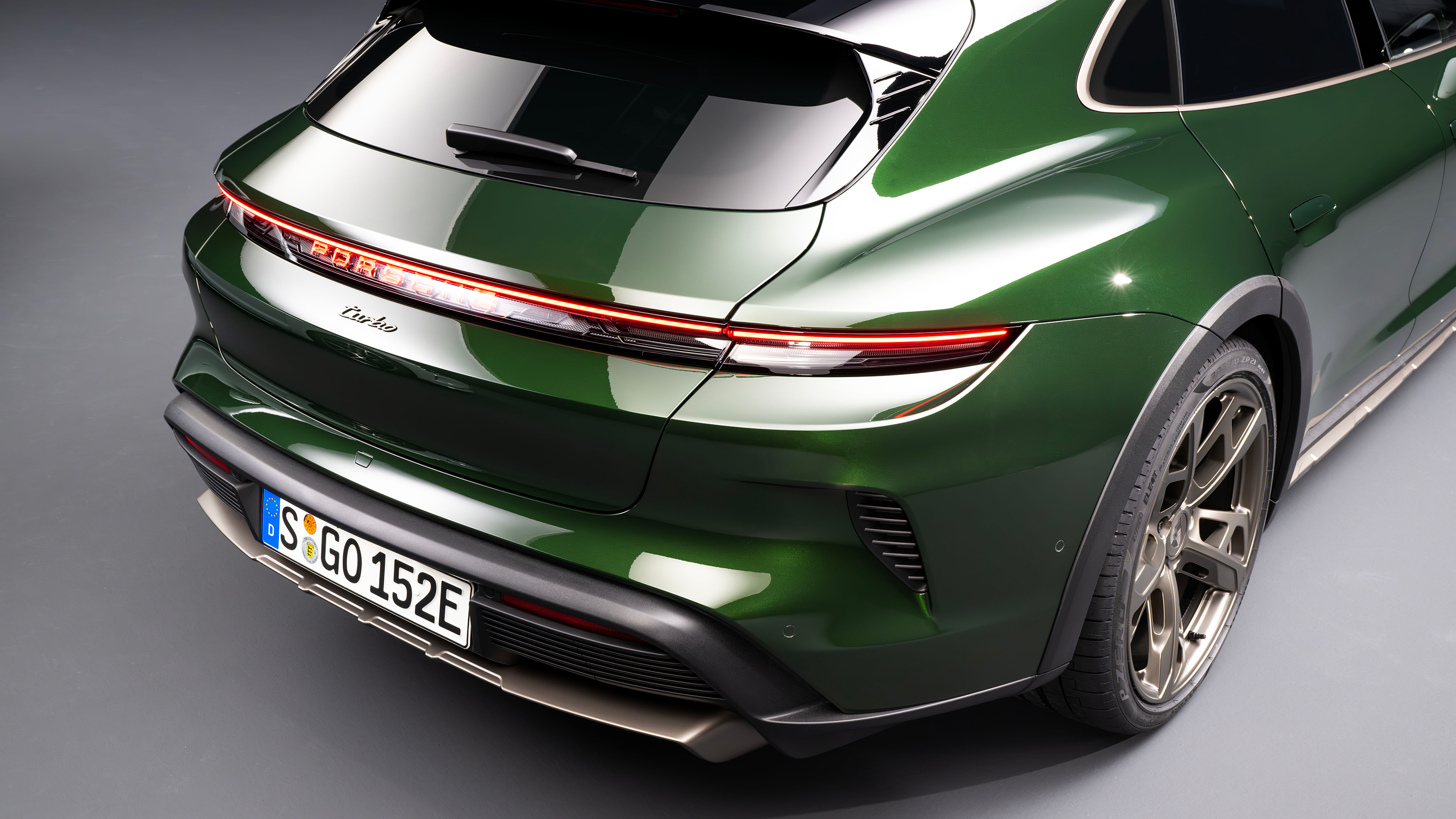 Porsche Taycan – rear