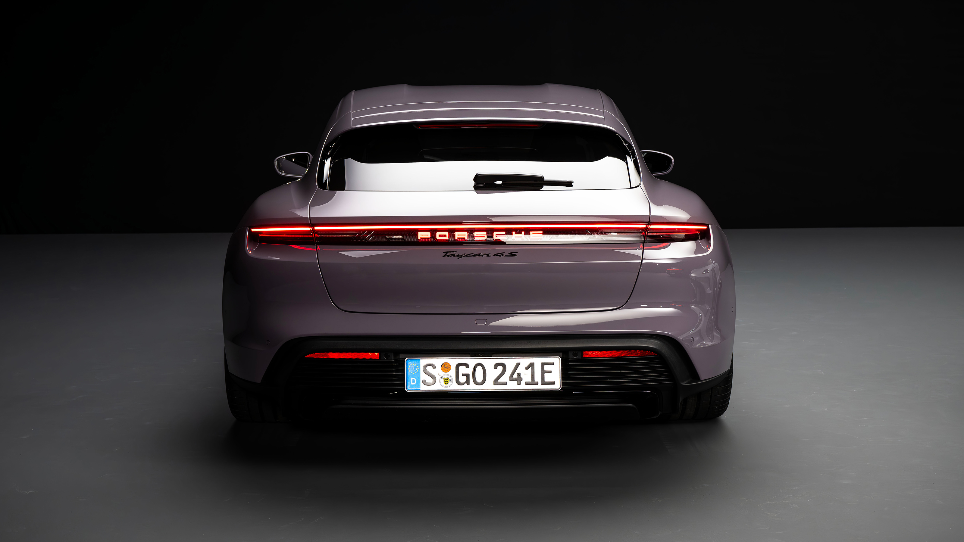 Porsche Taycan – rear
