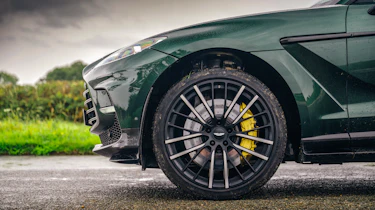 Aston Martin DBX707 v Ferrari Purosangue