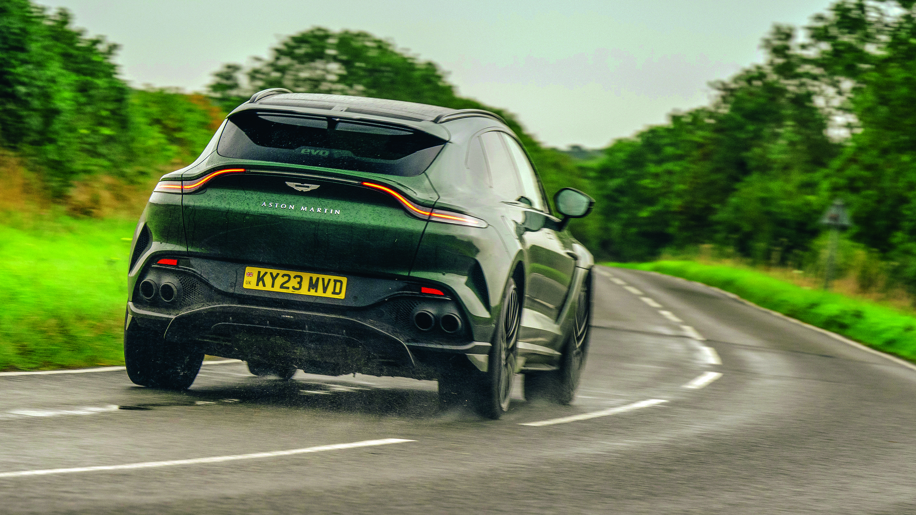 Aston Martin DBX707 v Ferrari Purosangue