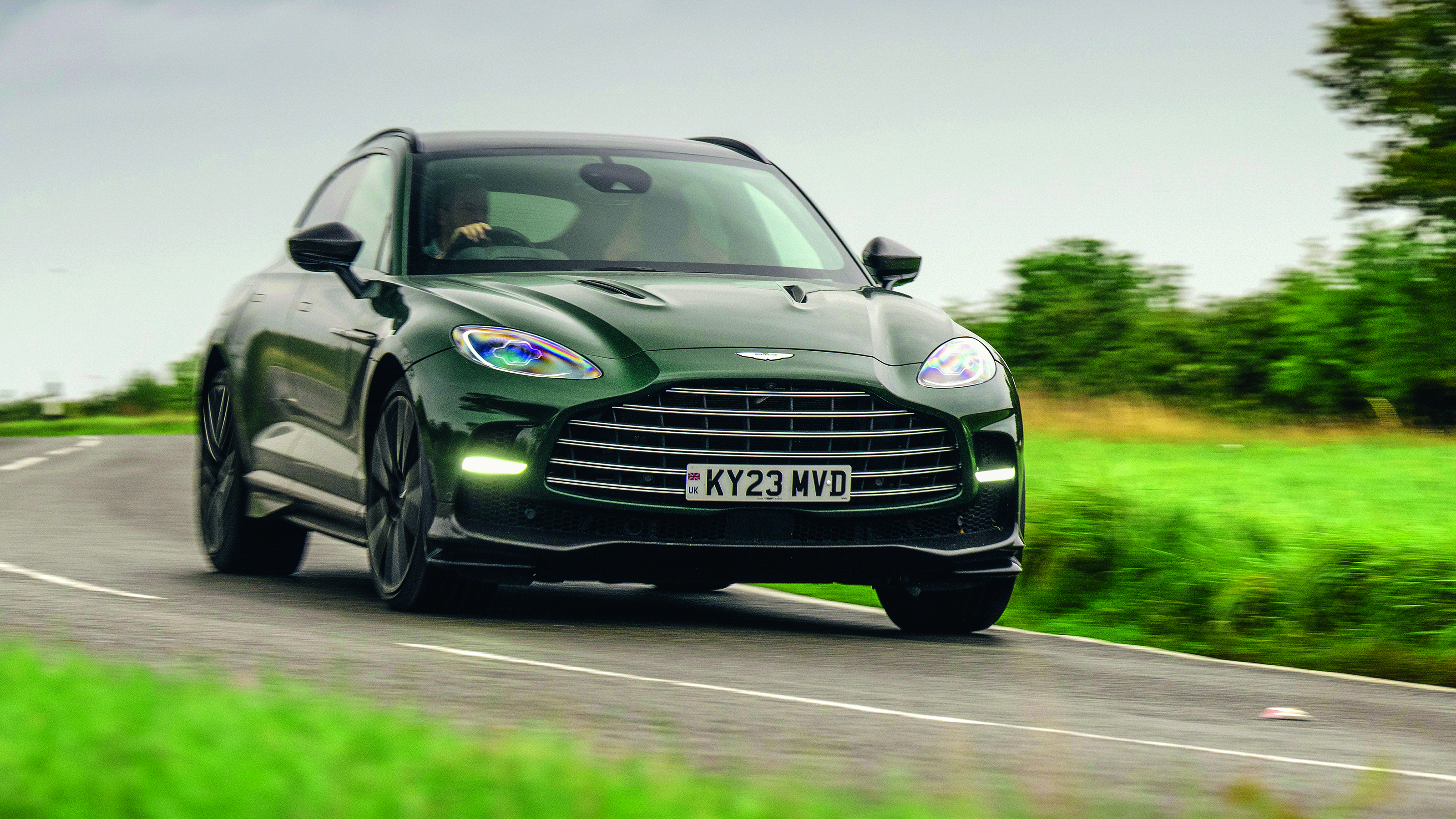 Aston Martin DBX707 v Ferrari Purosangue