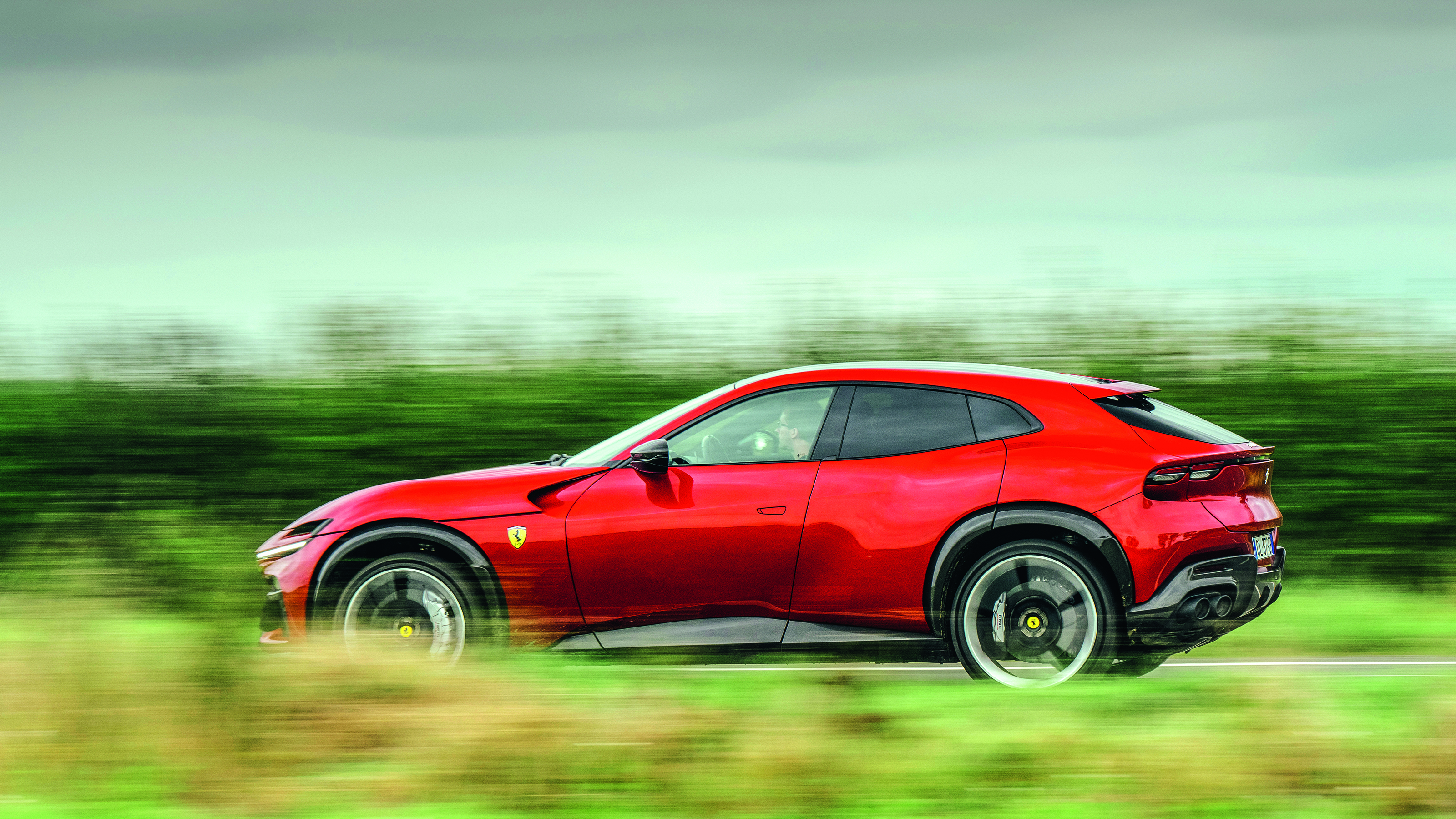 Aston Martin DBX707 v Ferrari Purosangue
