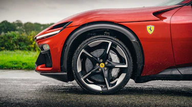 Aston Martin DBX707 v Ferrari Purosangue