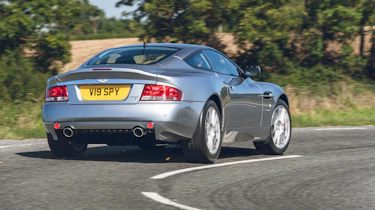 Aston Martin V12 Vanquish