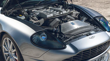 Aston Martin V12 Vanquish