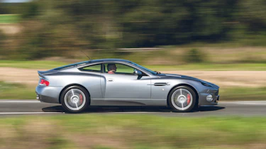 Aston Martin V12 Vanquish