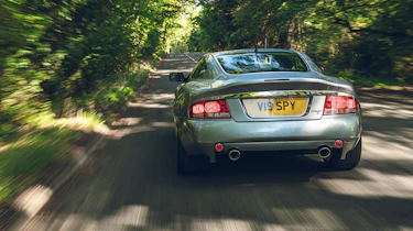 Aston Martin V12 Vanquish