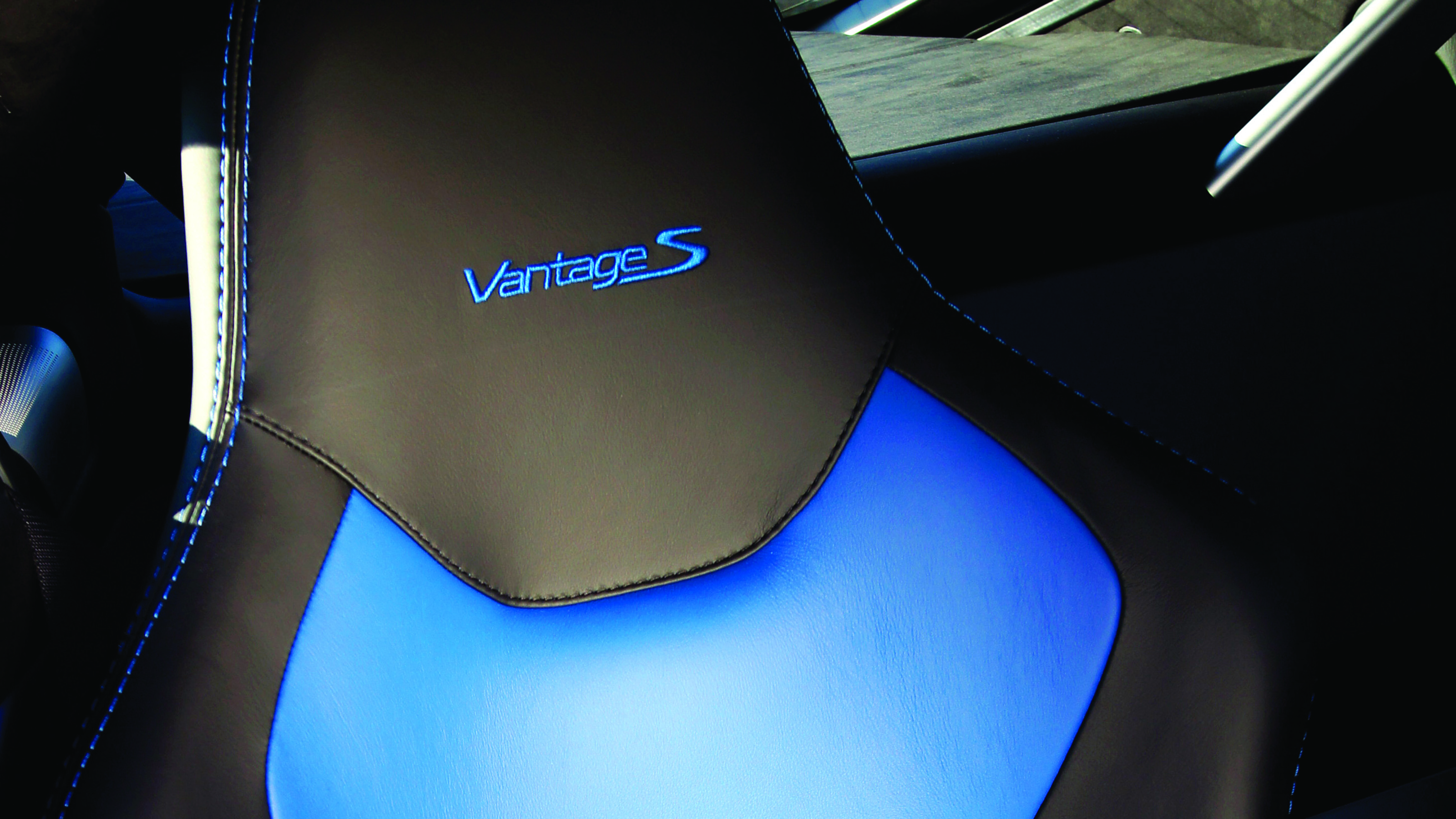 Aston Martin V8 Vantage S 