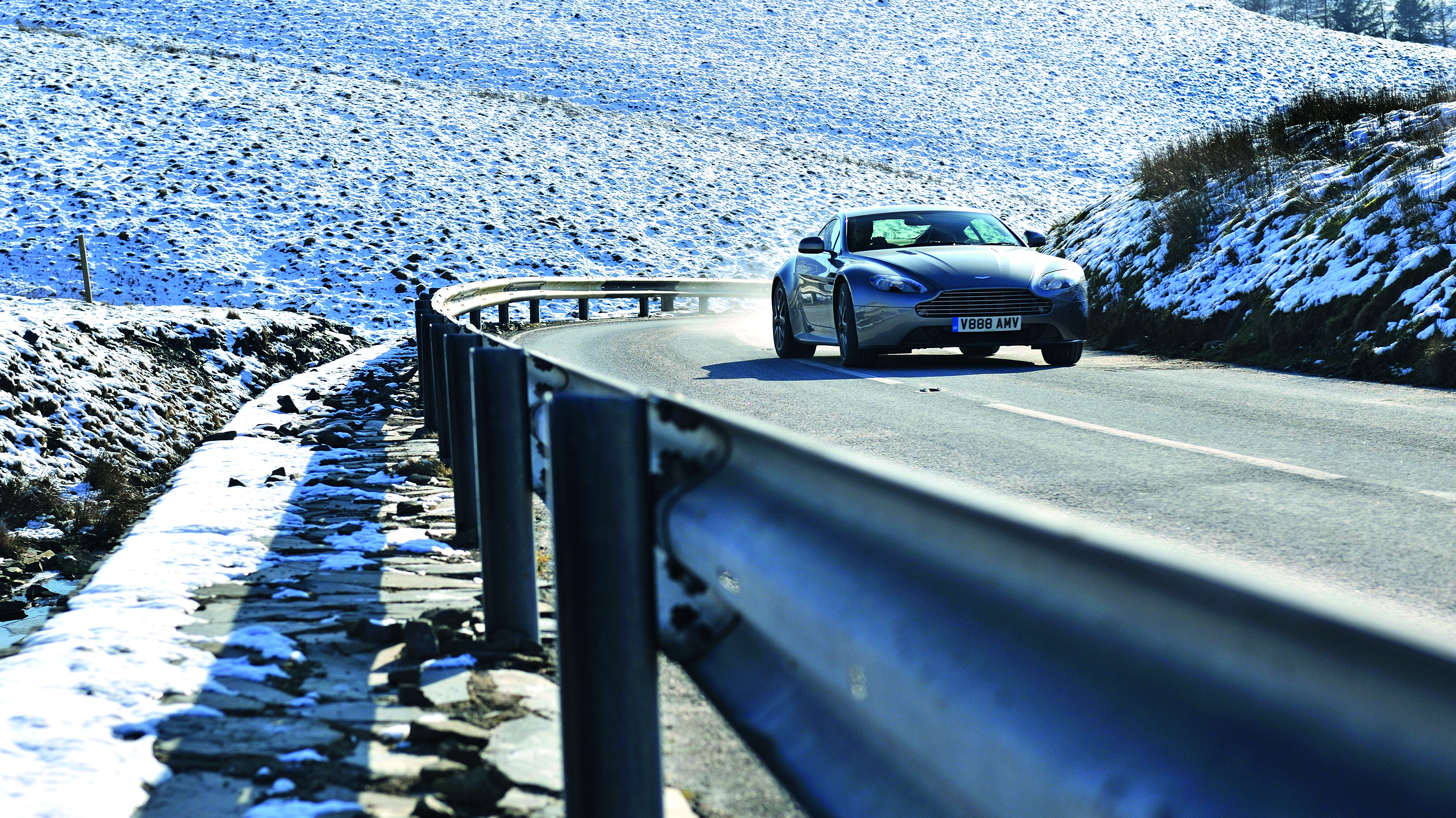 Aston Martin V8 Vantage S 