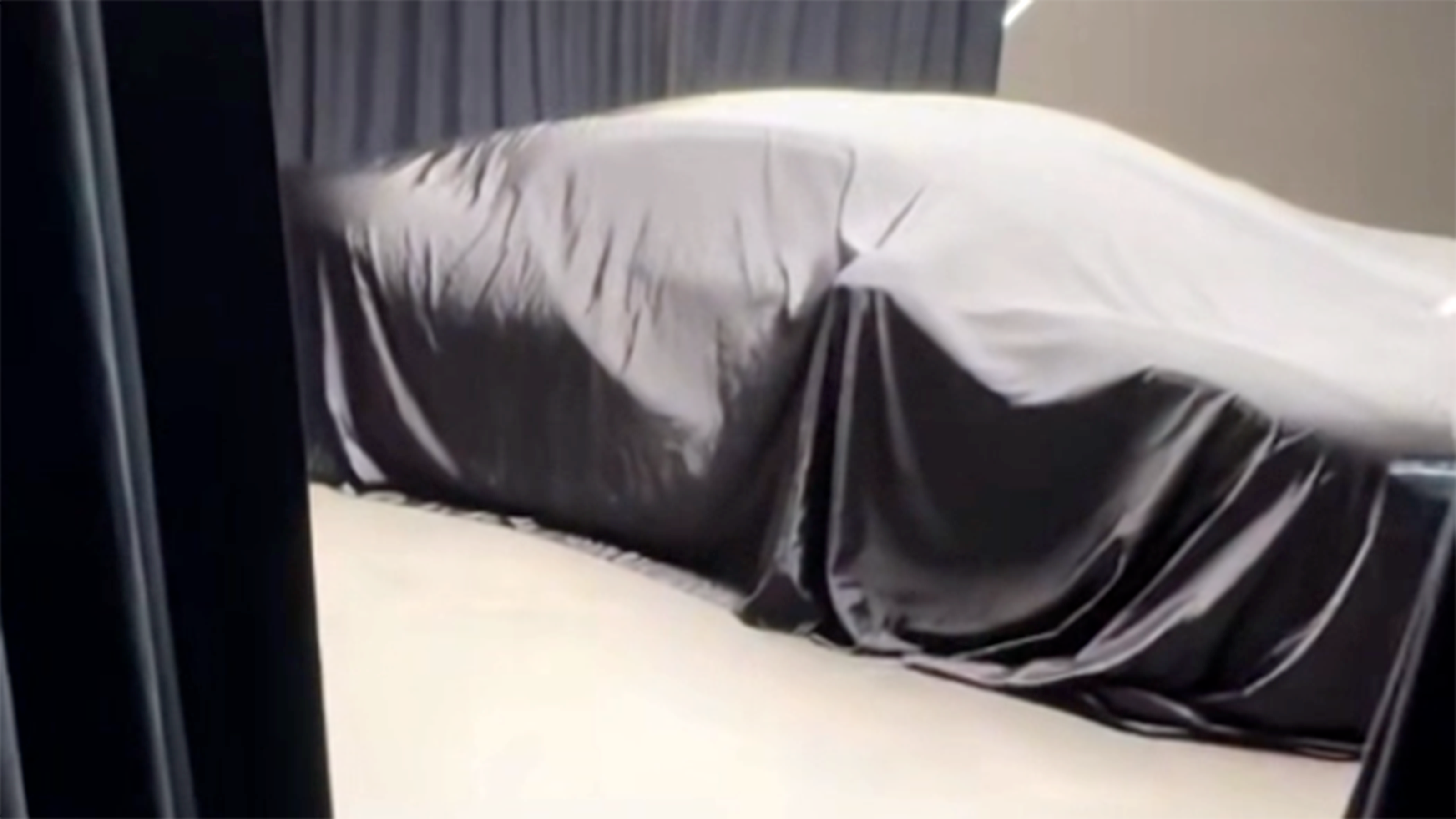 Bugatti's hybrid V16