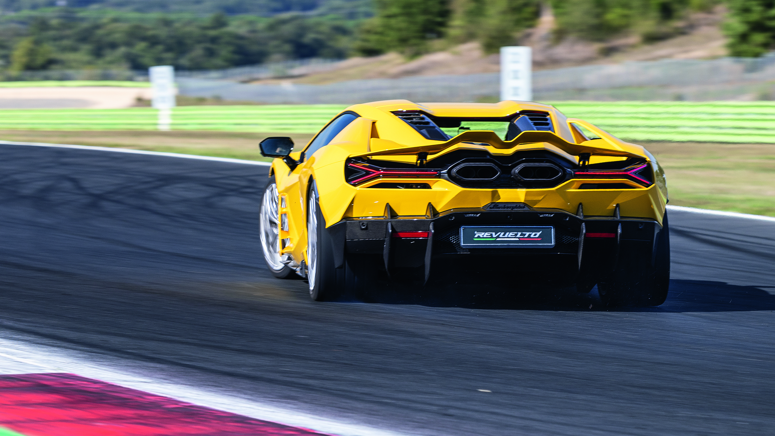 Lamborghini Revuelto