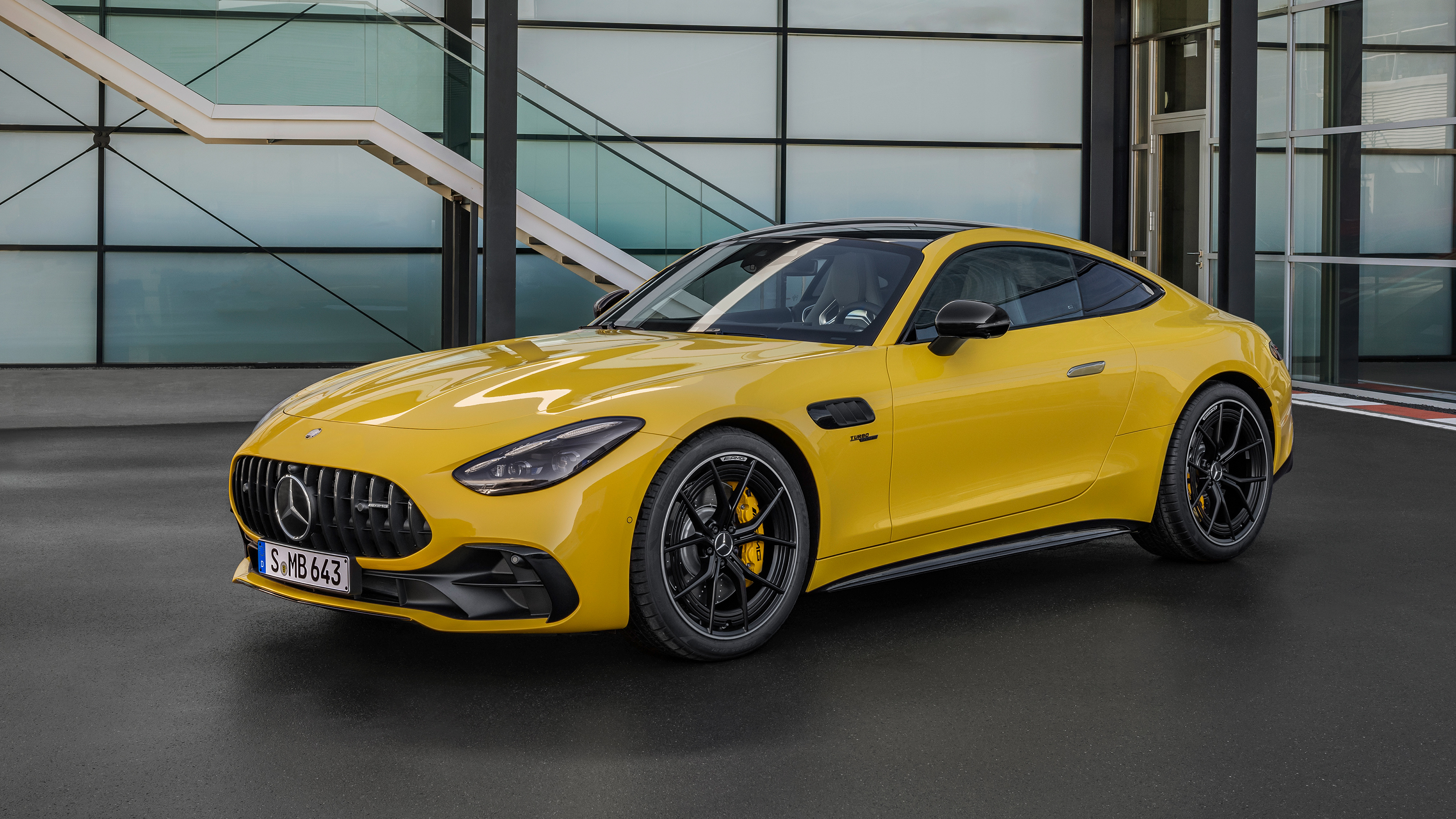 Mercedes-AMG GT 43 – front