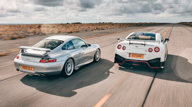 Nissan GT-R v Porsche 911 GT3 996