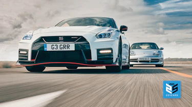 Nissan GT-R v Porsche 911 GT3 996