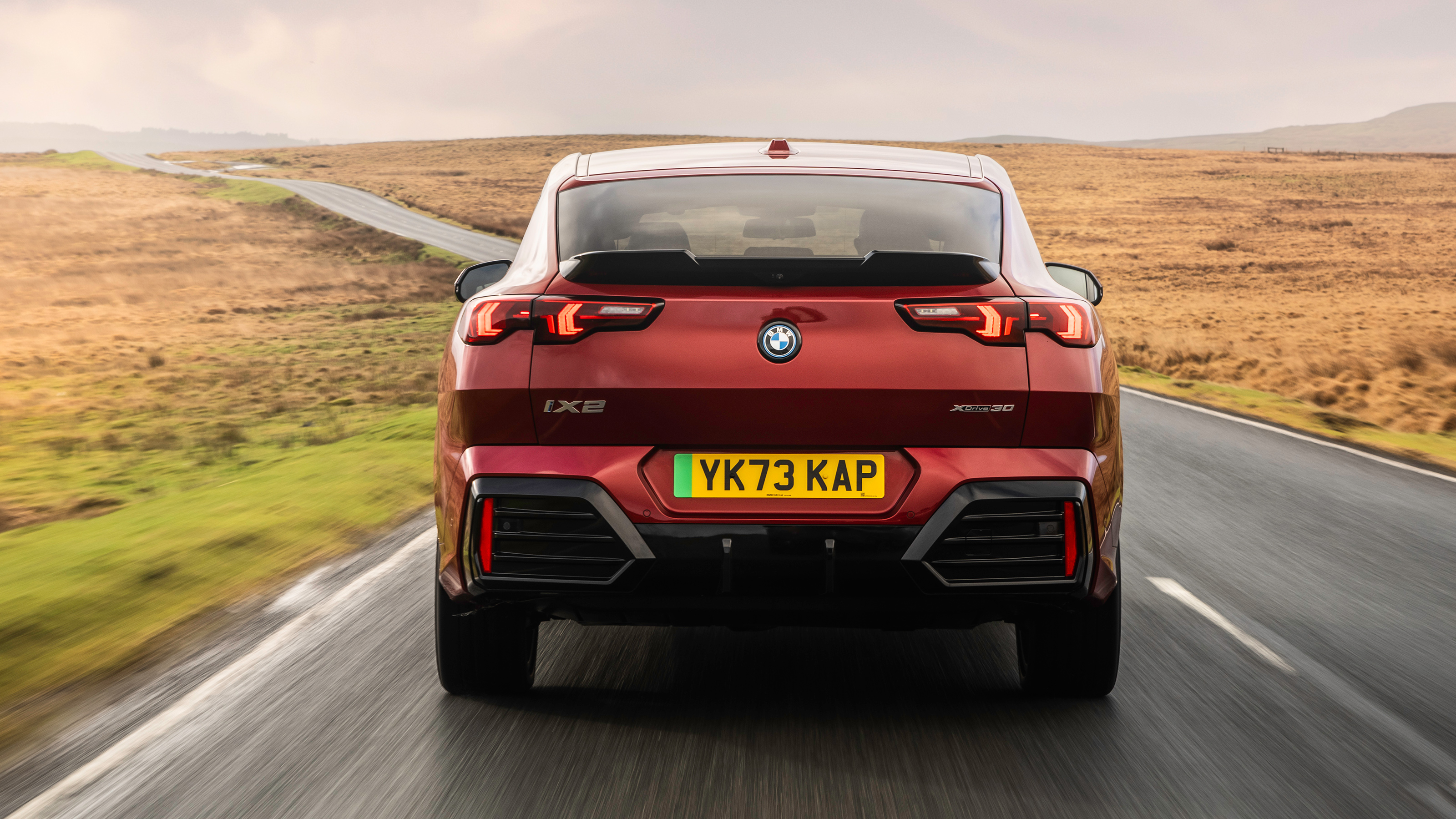 BMW iX2 xDrive 30 – rear