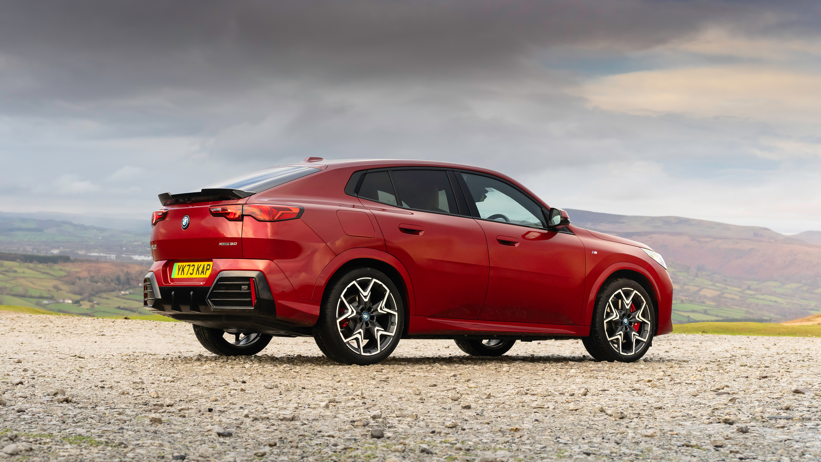 BMW iX2 xDrive 30 – rear