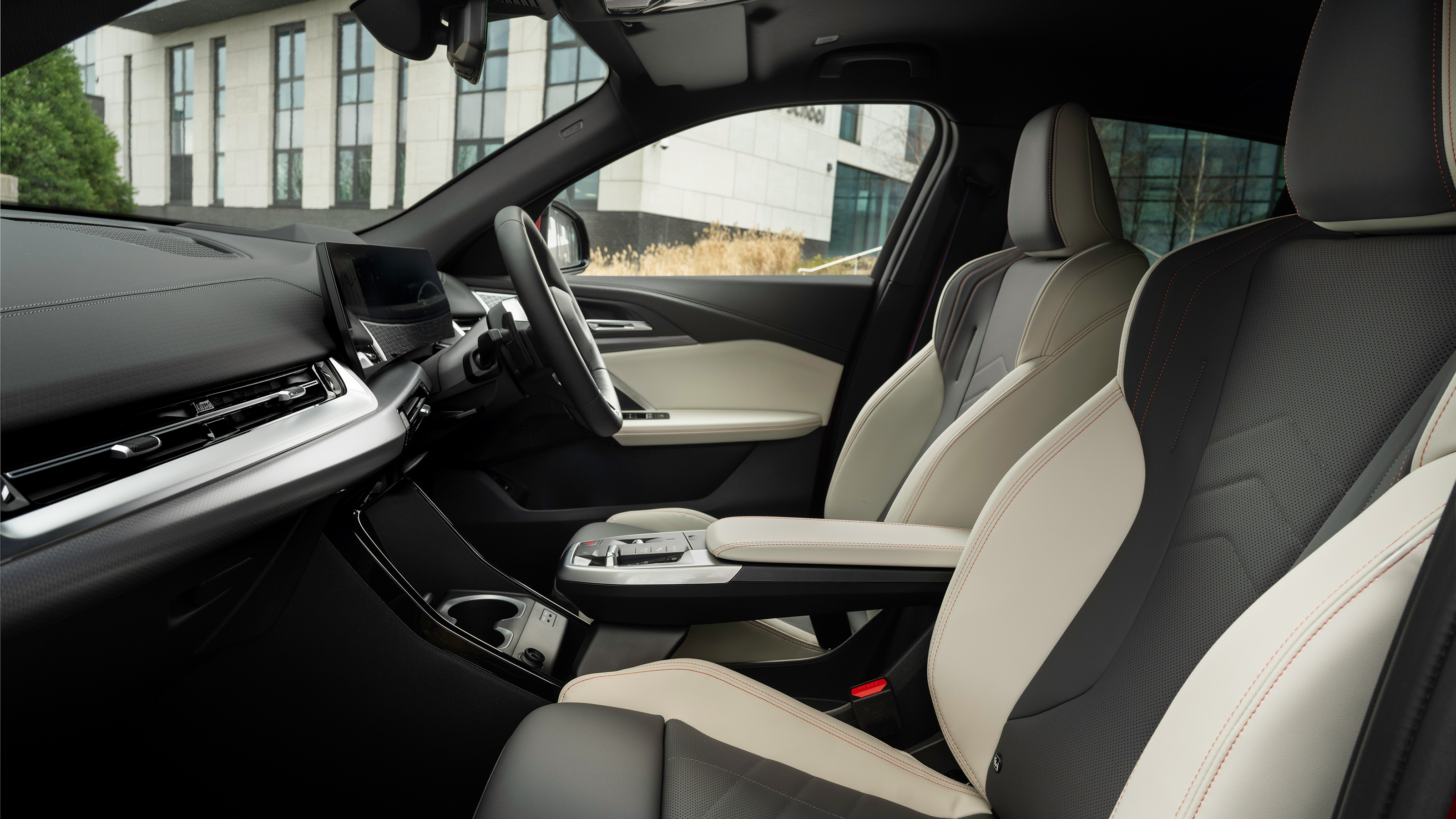 BMW iX2 xDrive 30 – seats