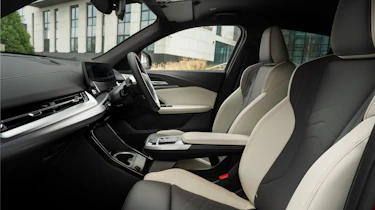 BMW iX2 xDrive 30 – seats