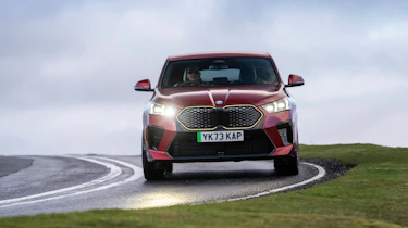 BMW iX2 xDrive 30 – front