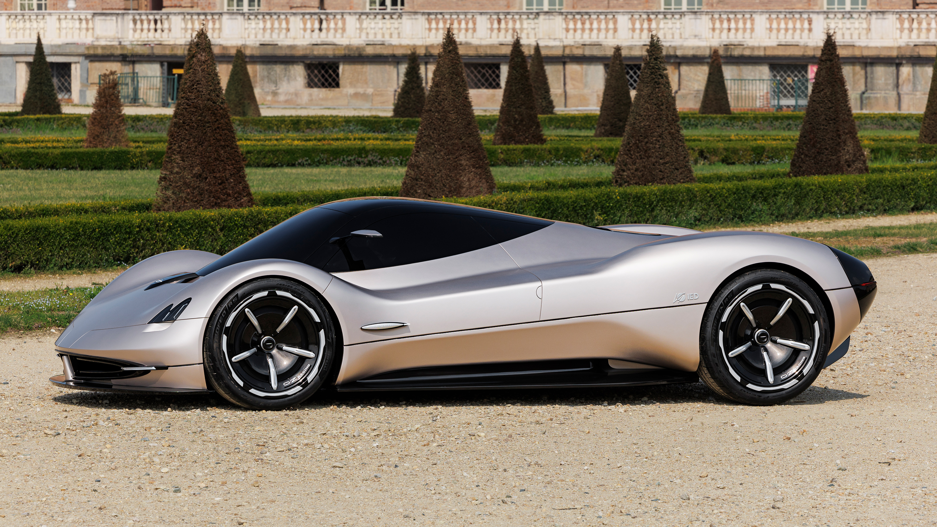 Alisea Pagani Zonda tribute – side