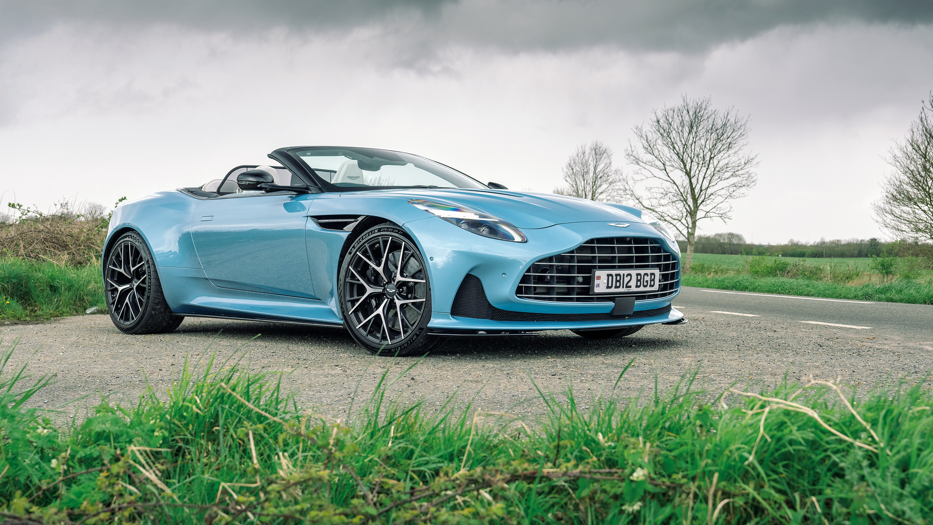 Aston Martin DB12 Volante