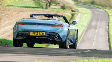 Aston Martin DB12 Volante