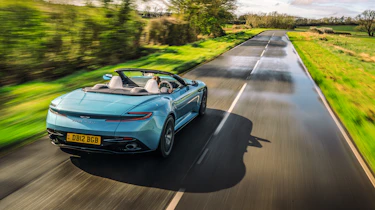 Aston Martin DB12 Volante