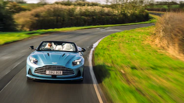 Aston Martin DB12 Volante