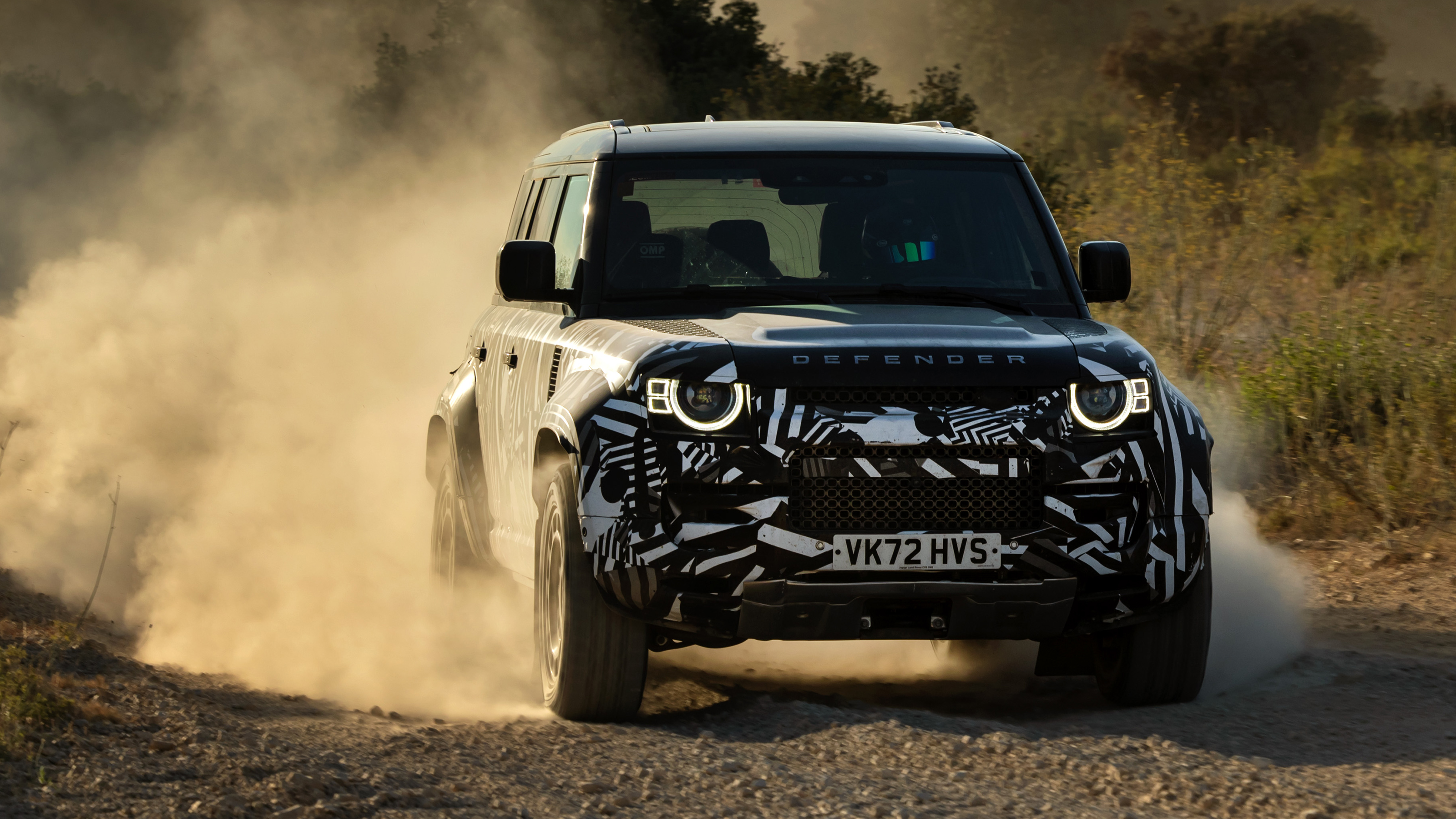 Land Rover Defender OCTA – front