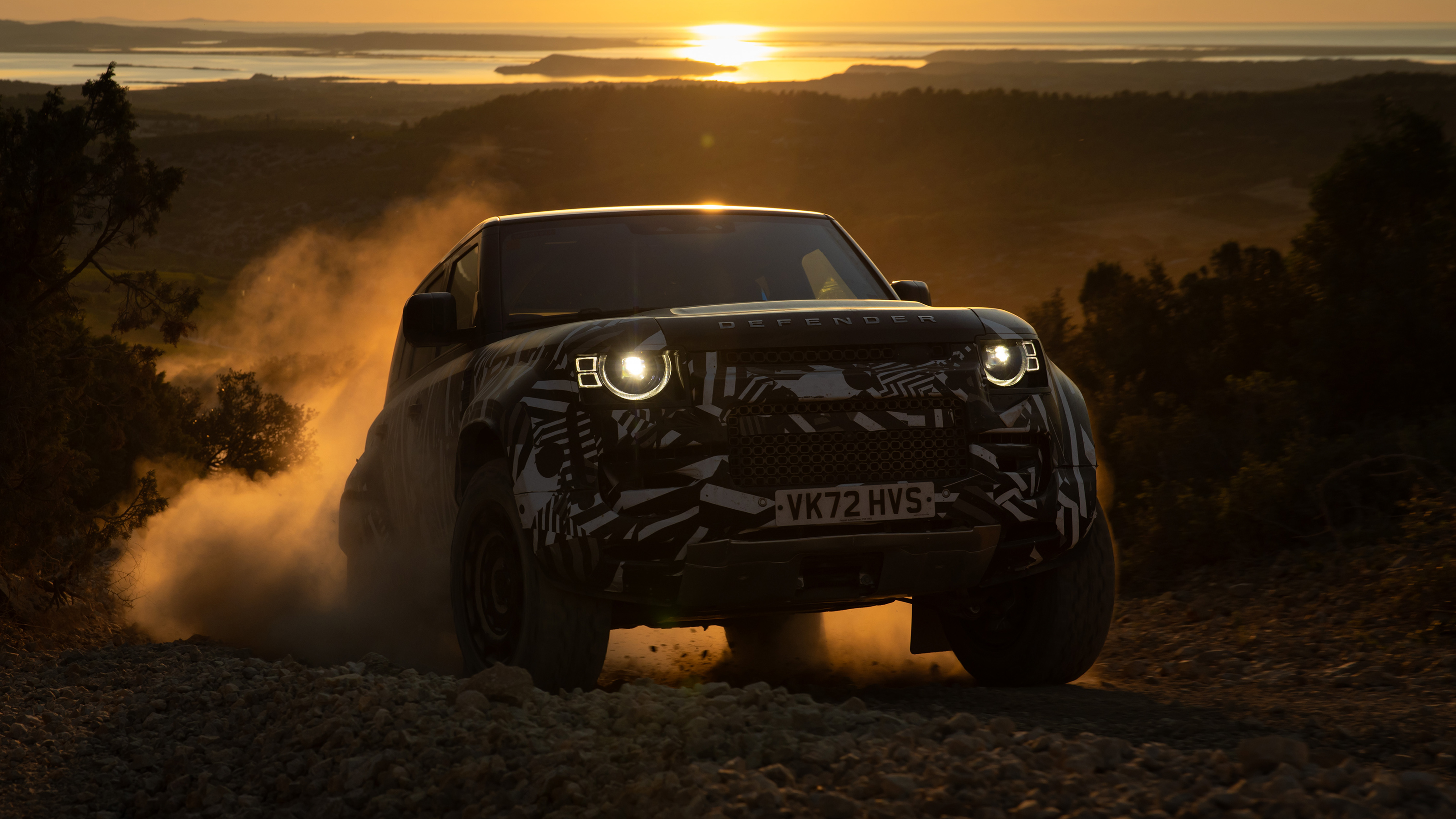 Land Rover Defender OCTA – front