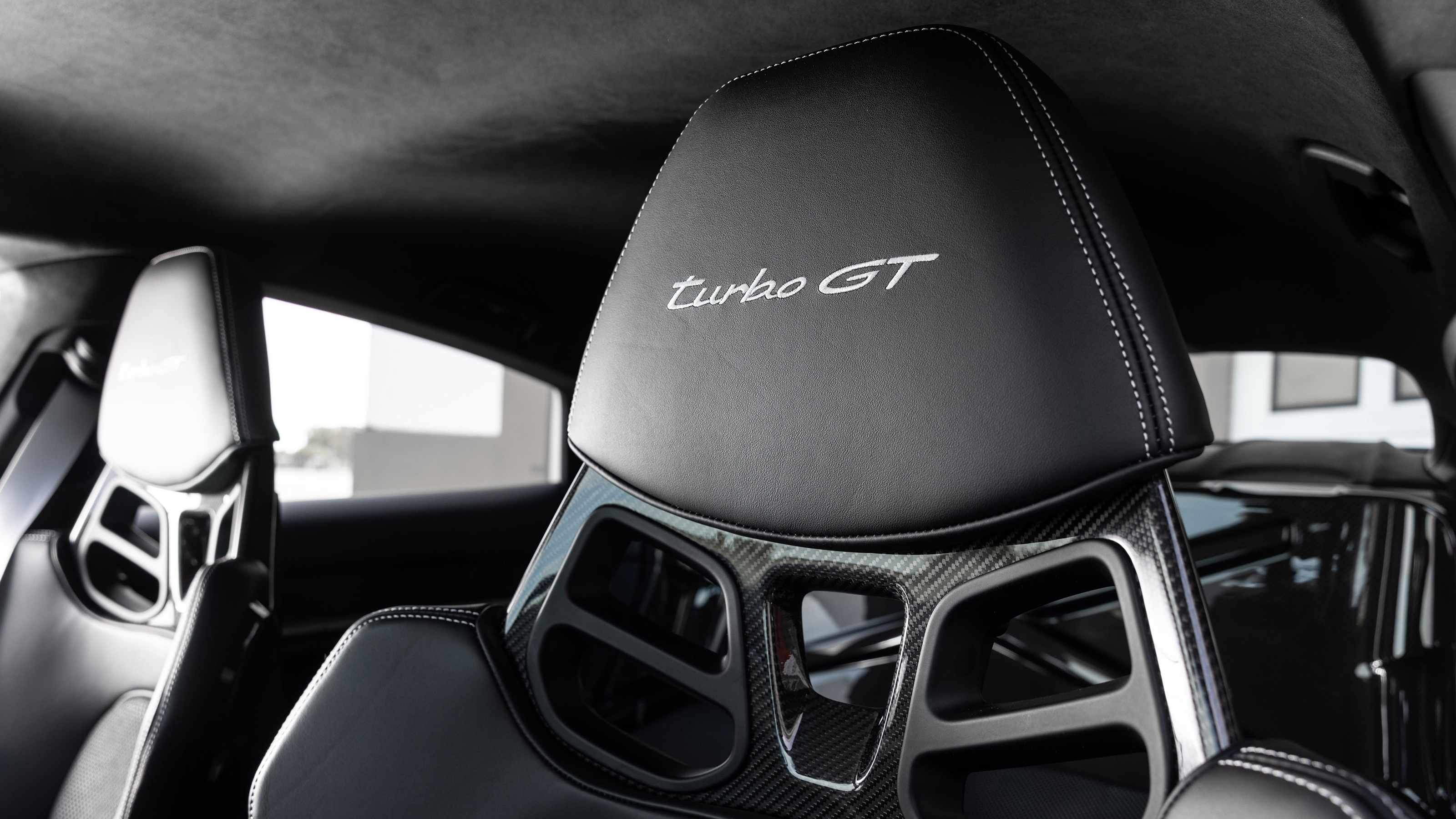 Porsche Taycan Turbo GT – seats
