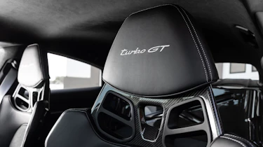 Porsche Taycan Turbo GT – seats