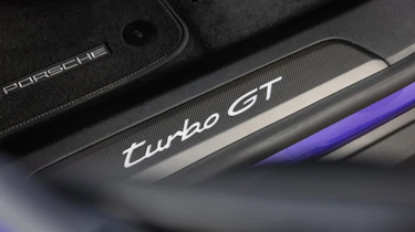Porsche Taycan Turbo GT – sills