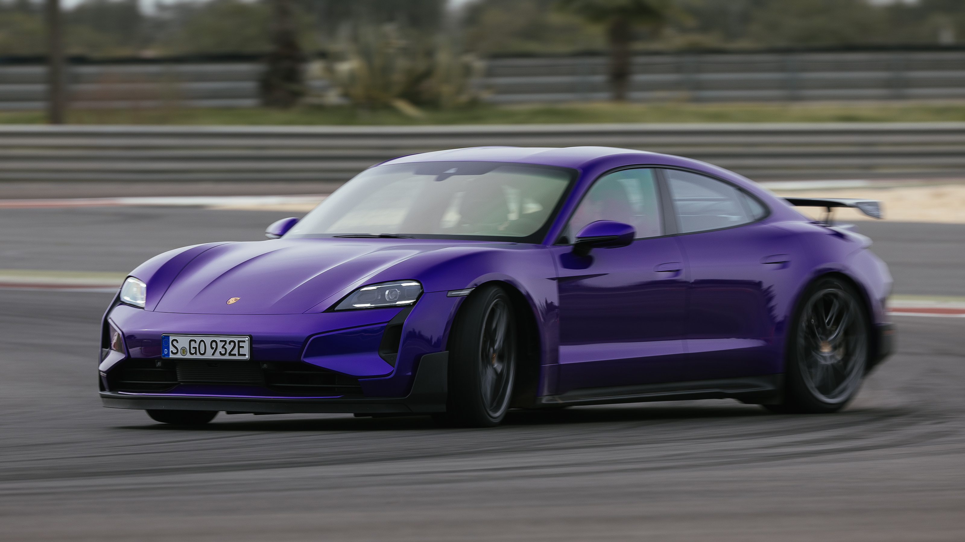 Porsche Taycan Turbo GT – front