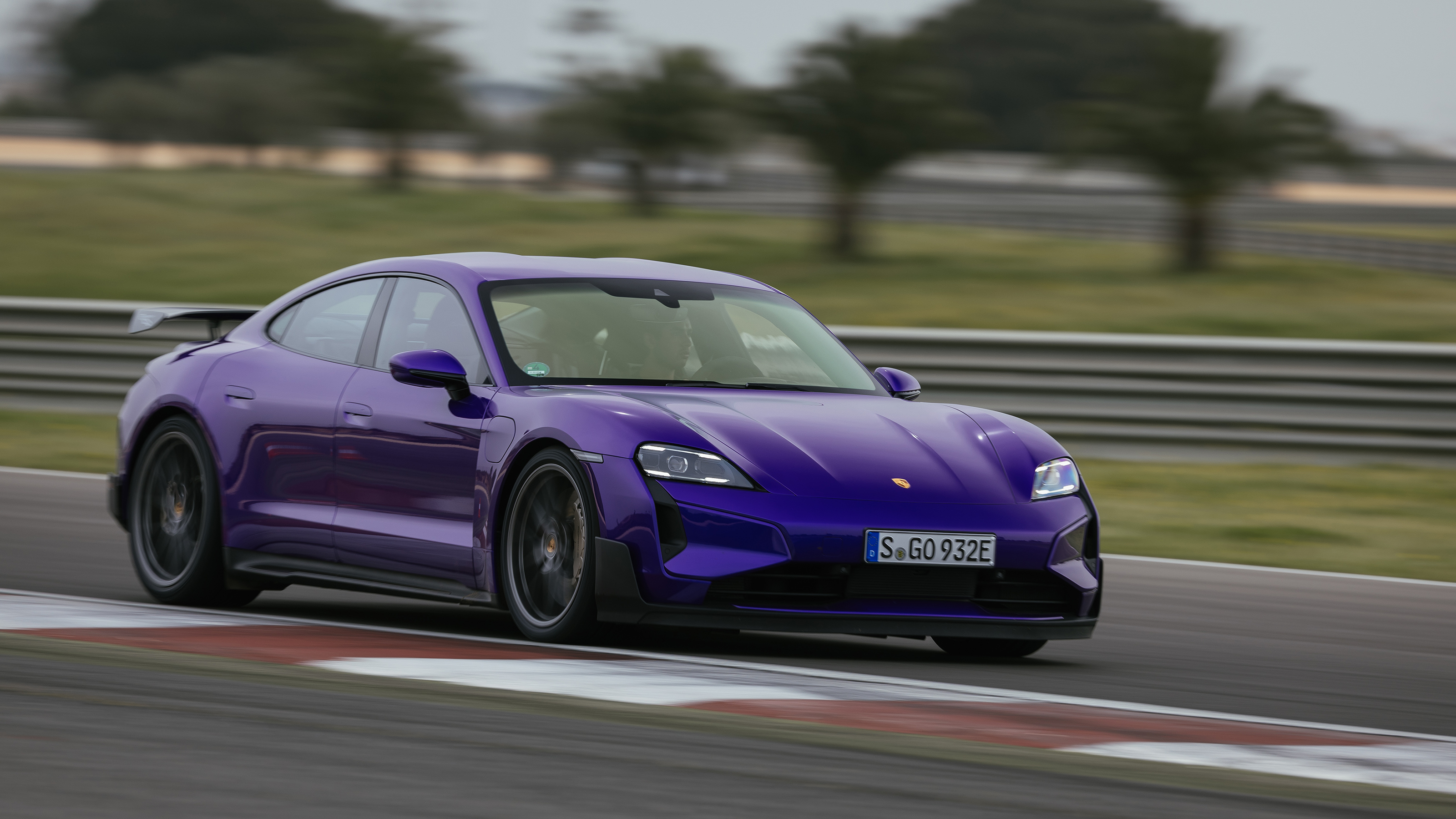 Porsche Taycan Turbo GT – front