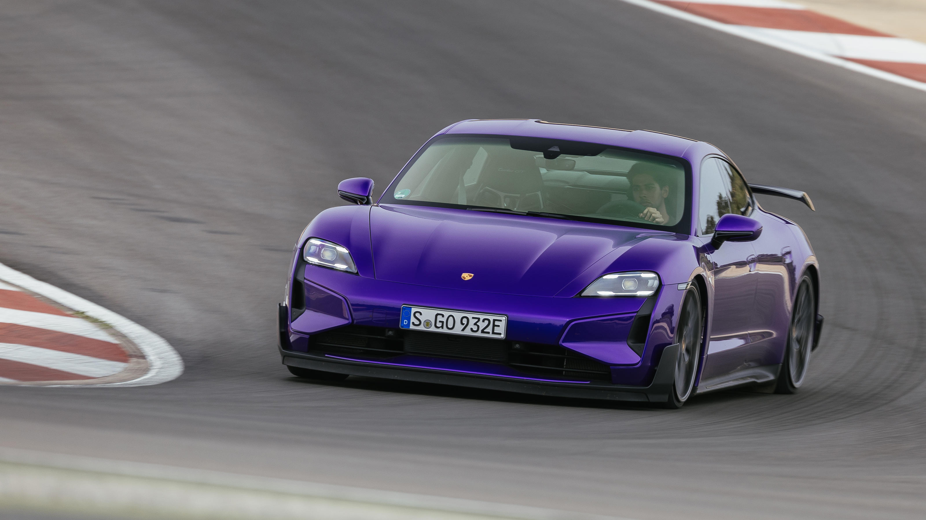 Porsche Taycan Turbo GT – front