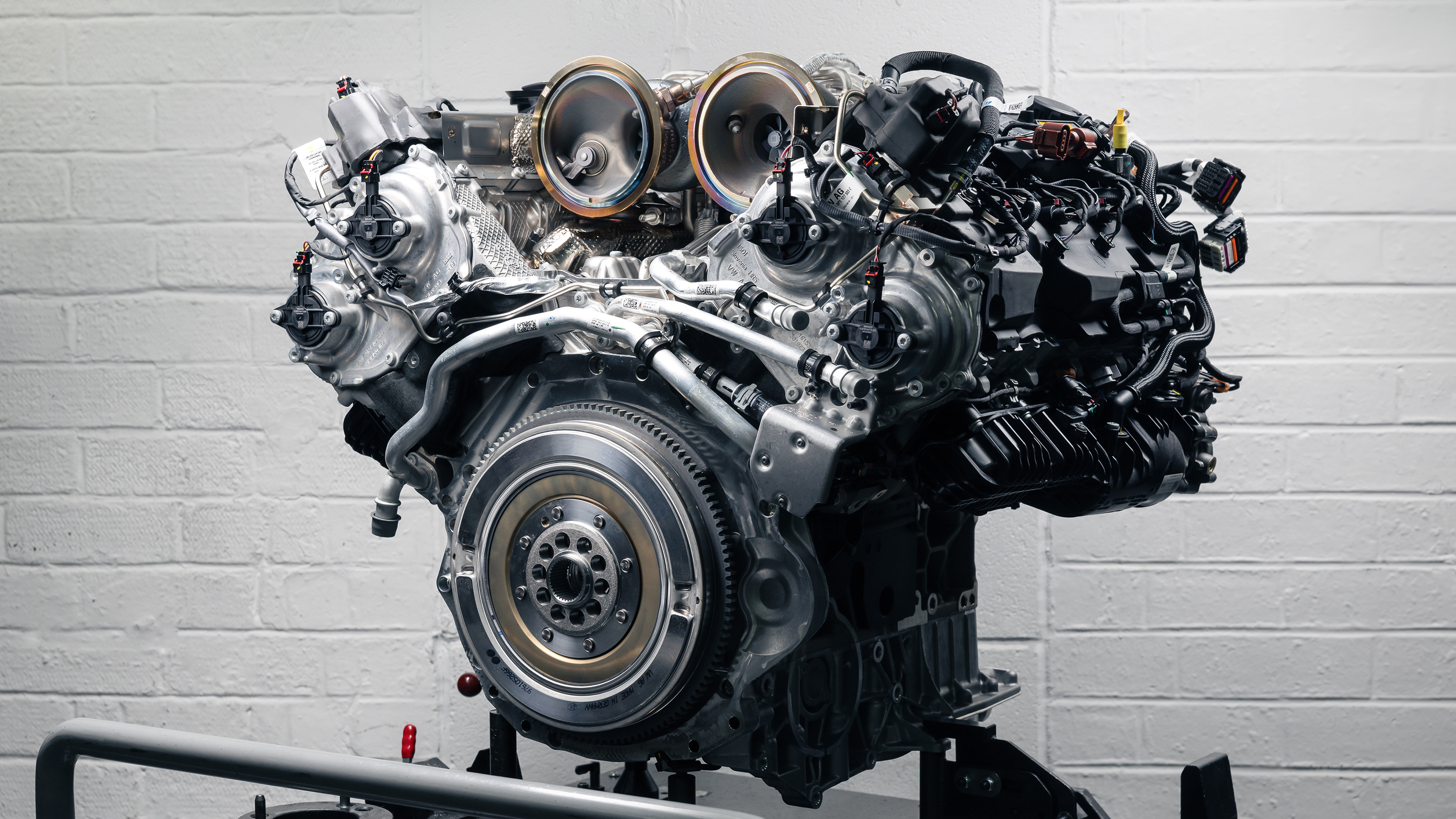 Bentley V8 hybrid