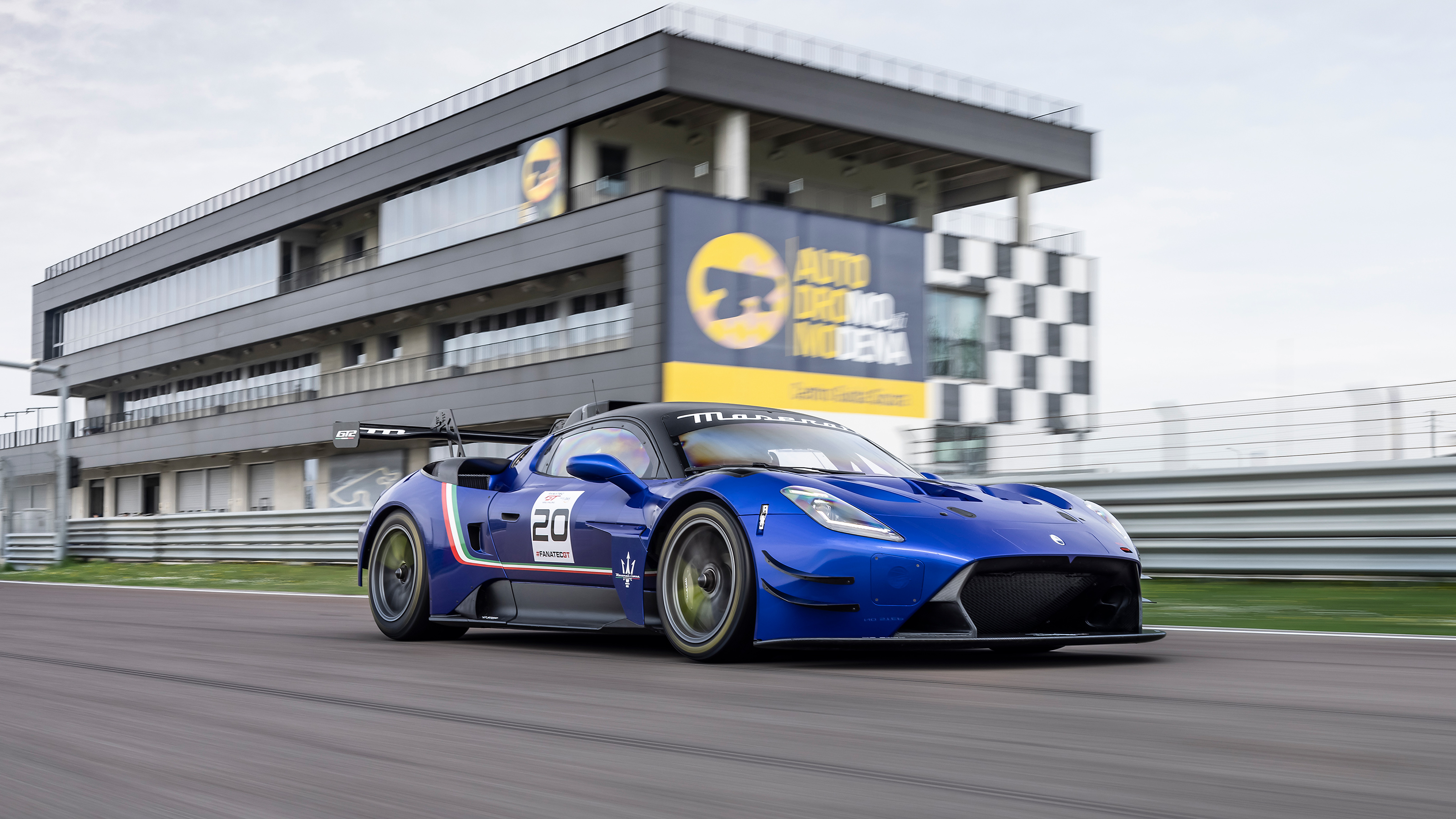 Maserati MC20 GT2 – front