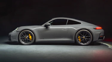 Porsche 911 (992.2) – side